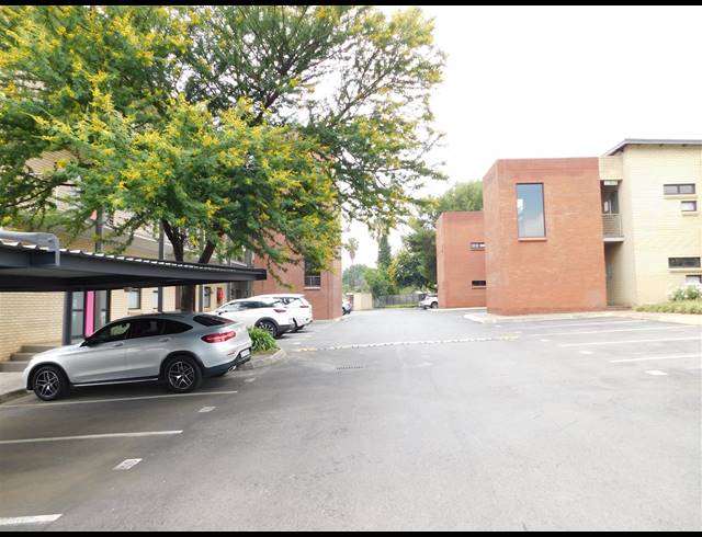 122M² OFFICE TO LET IN RANDPARK RIDGE